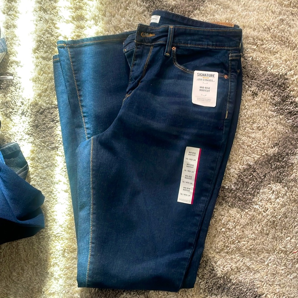 Levi’s signature Strauss gold label mis rise bootcut NWT jeans size 14L